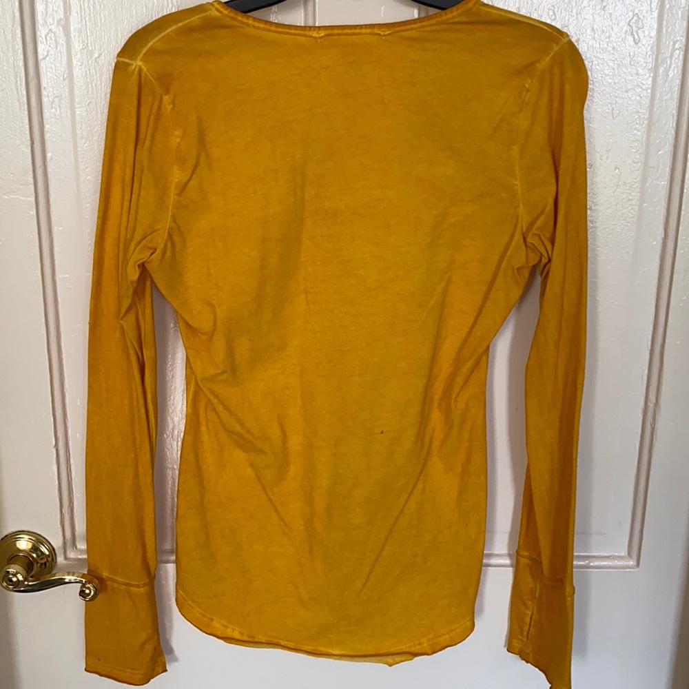 K.Jordan Top. - Picture 2 of 3